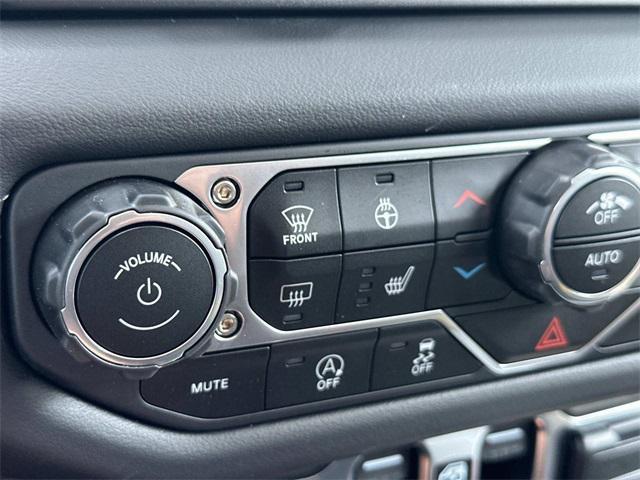 new 2025 Jeep Gladiator car, priced at $52,218