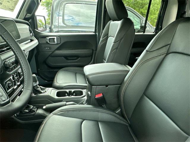 new 2025 Jeep Gladiator car, priced at $52,218