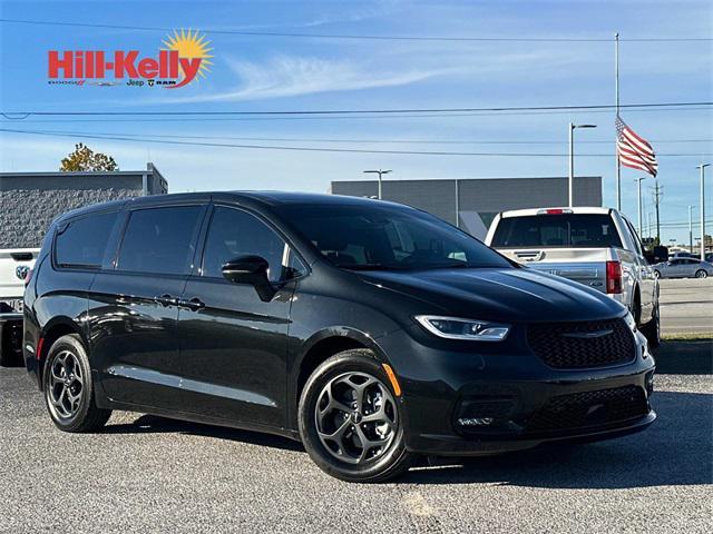 used 2023 Chrysler Pacifica Hybrid car, priced at $29,980