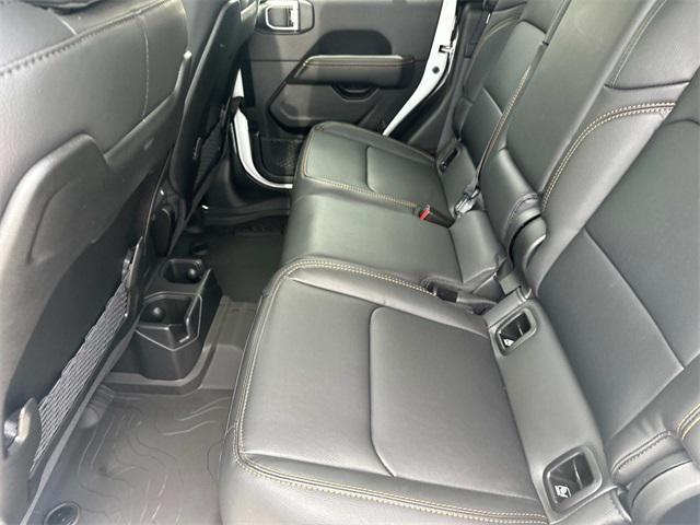 new 2025 Jeep Gladiator car, priced at $49,988