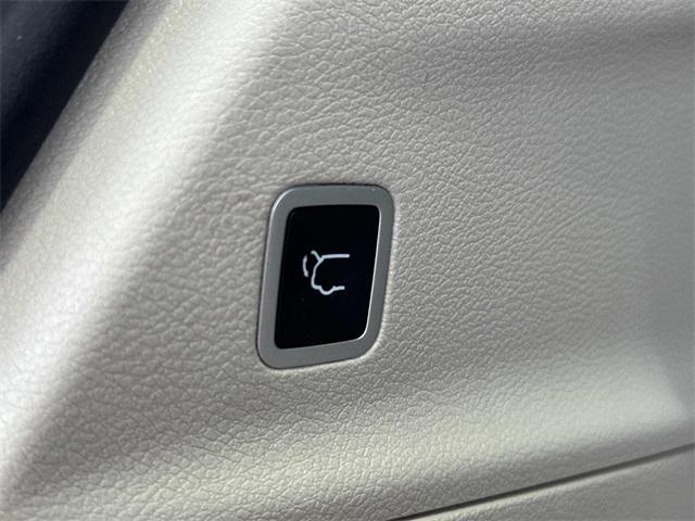 used 2021 Chrysler Pacifica car, priced at $28,450