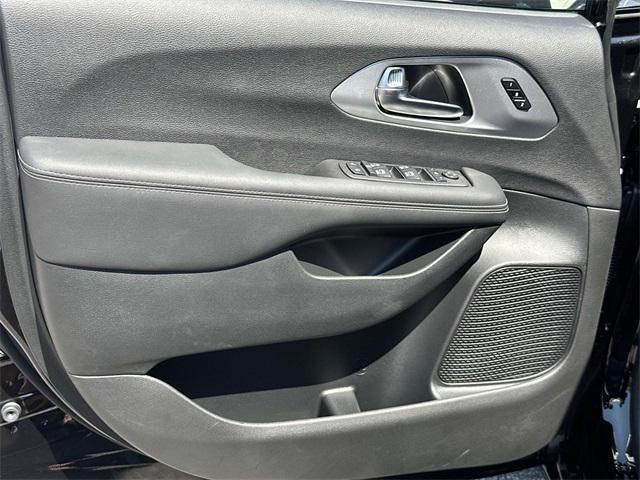 new 2026 Chrysler Pacifica car, priced at $51,634
