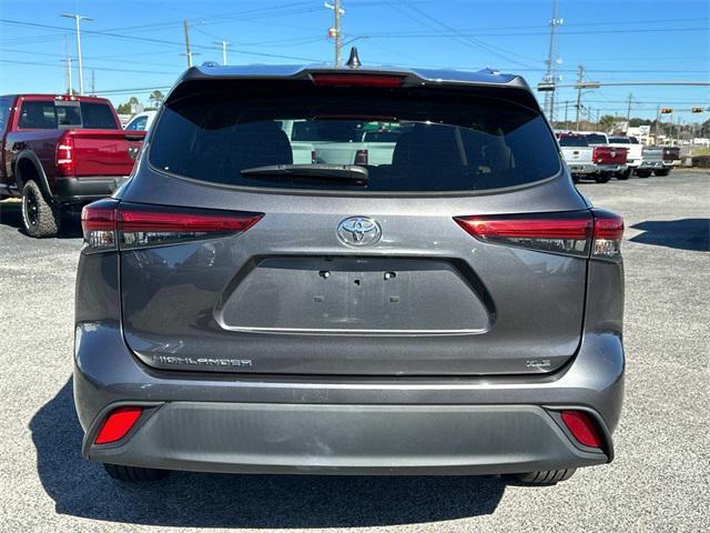 used 2021 Toyota Highlander car, priced at $32,980