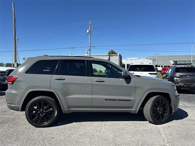 used 2022 Jeep Grand Cherokee car, priced at $28,725