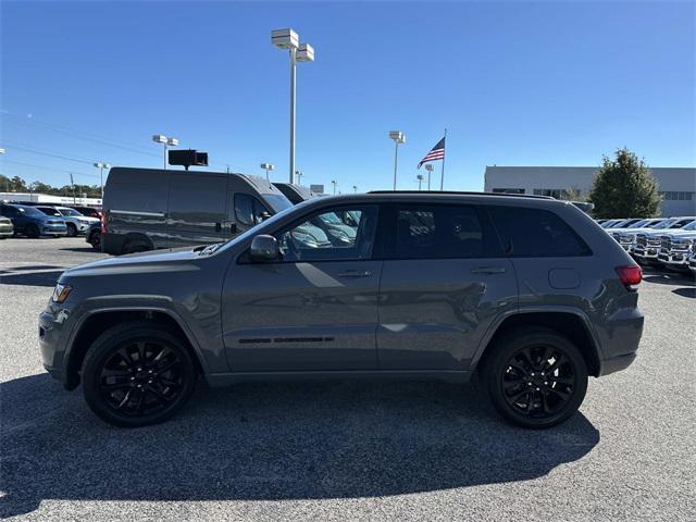 used 2022 Jeep Grand Cherokee car, priced at $28,725