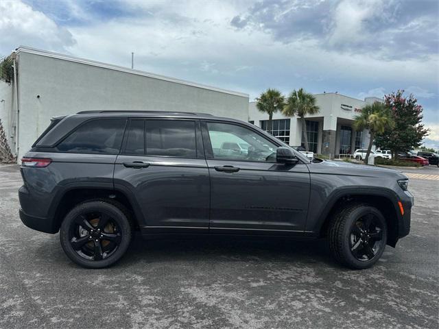 new 2025 Jeep Grand Cherokee car, priced at $42,670