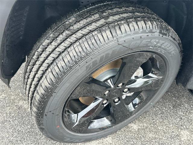 new 2025 Jeep Grand Cherokee car, priced at $42,670
