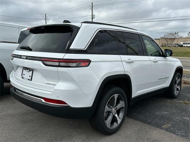 new 2025 Jeep Grand Cherokee car, priced at $48,702