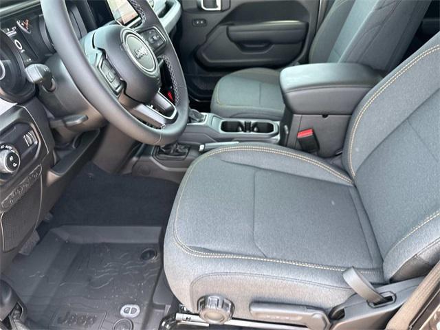 new 2025 Jeep Gladiator car, priced at $47,323