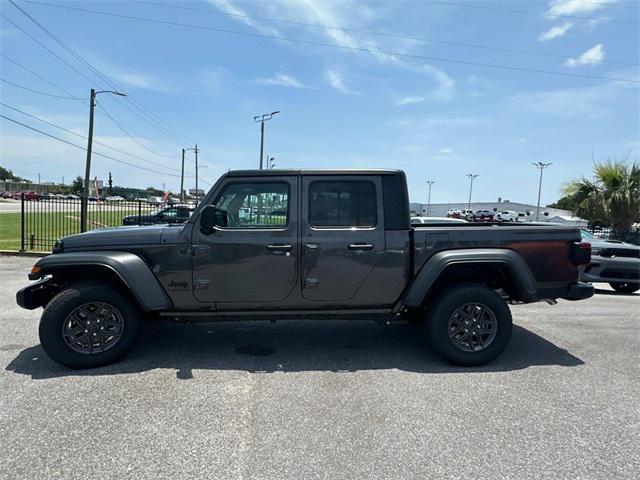 new 2025 Jeep Gladiator car, priced at $47,323