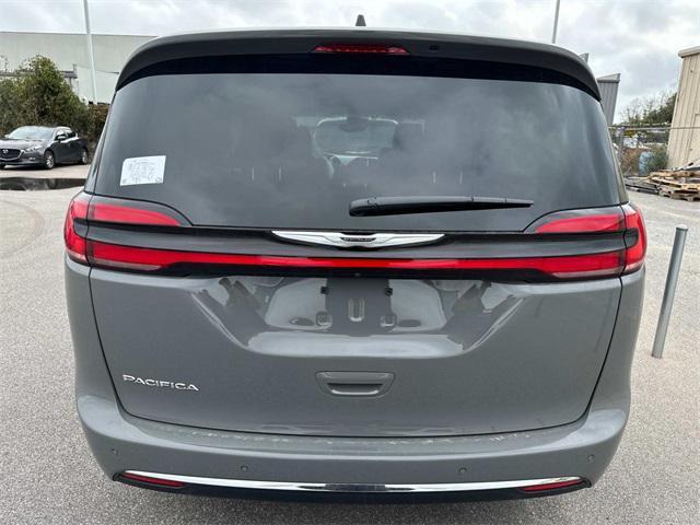 new 2025 Chrysler Pacifica car, priced at $45,378