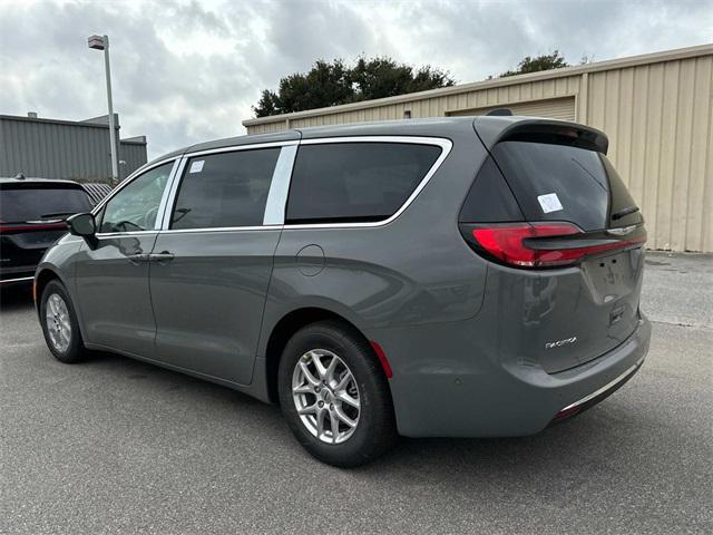 new 2025 Chrysler Pacifica car, priced at $45,378