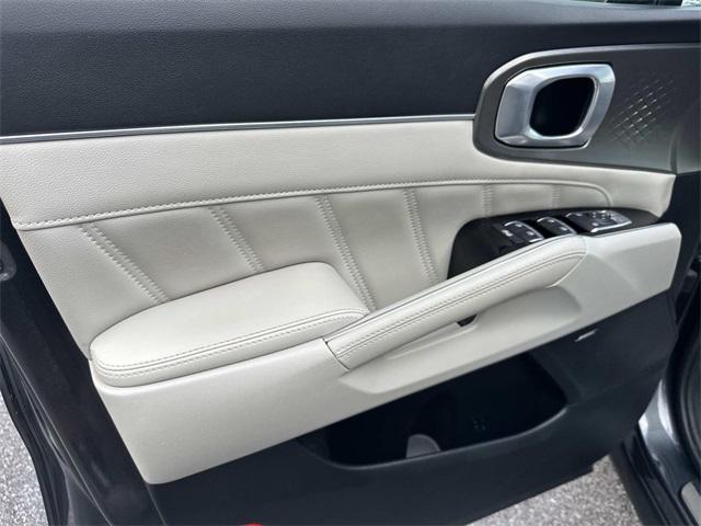 used 2021 Kia Sorento car, priced at $25,195