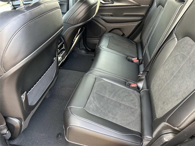 new 2025 Jeep Grand Cherokee car, priced at $39,498