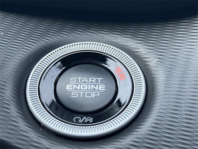 new 2025 Jeep Grand Cherokee car, priced at $39,498