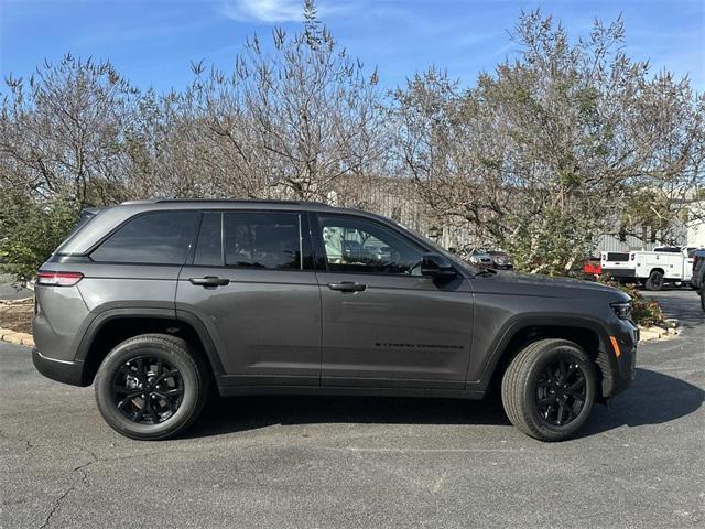 new 2025 Jeep Grand Cherokee car, priced at $39,498
