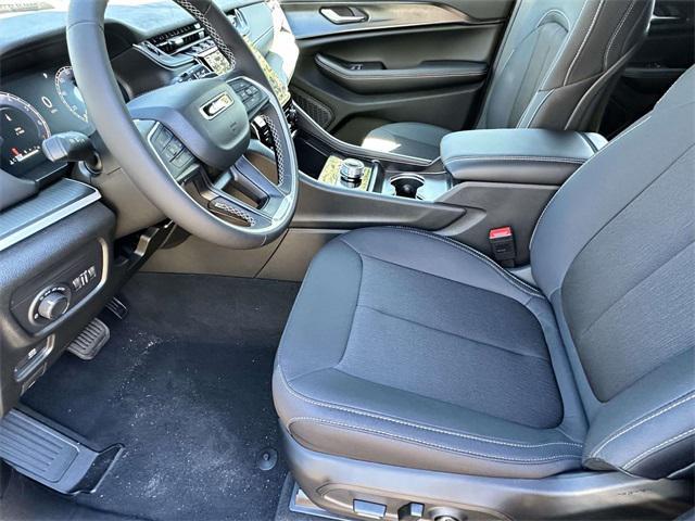 new 2025 Jeep Grand Cherokee car, priced at $36,080