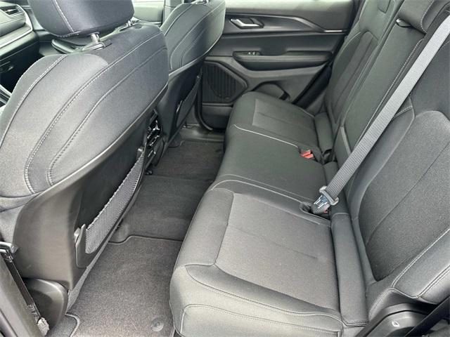 new 2025 Jeep Grand Cherokee car, priced at $39,517