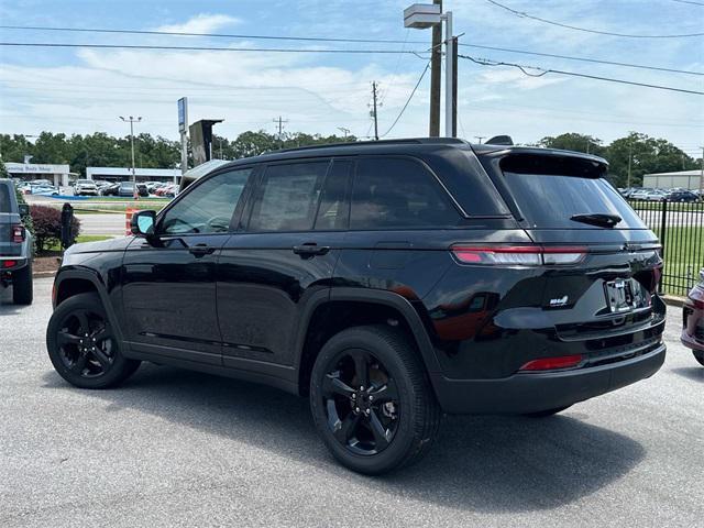 new 2025 Jeep Grand Cherokee car, priced at $40,170