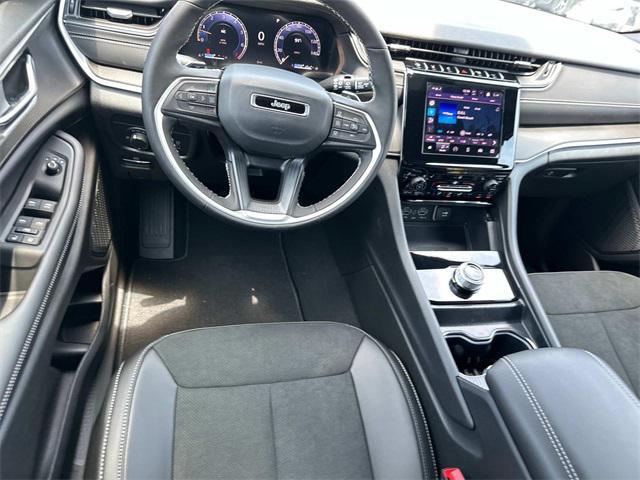 new 2025 Jeep Grand Cherokee car, priced at $40,170