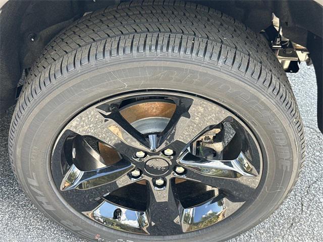 new 2025 Jeep Grand Cherokee car, priced at $45,034