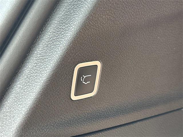 new 2026 Chrysler Pacifica car, priced at $56,229