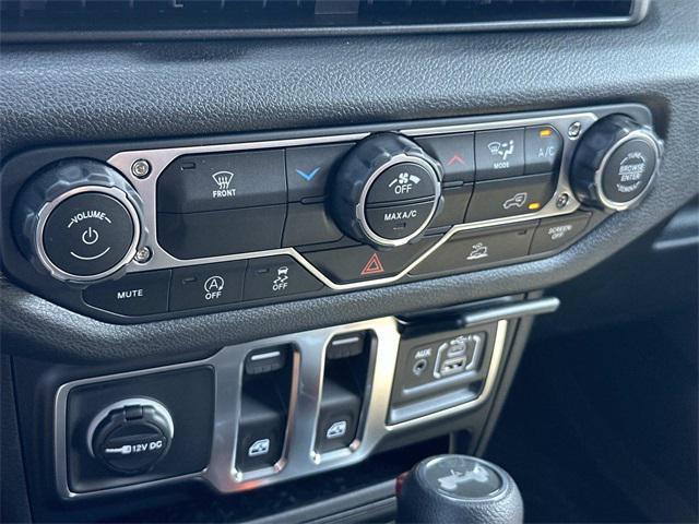 new 2025 Jeep Wrangler car, priced at $34,685