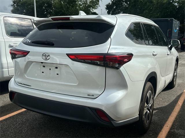used 2022 Toyota Highlander car, priced at $33,750