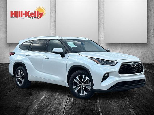 used 2022 Toyota Highlander car, priced at $33,750