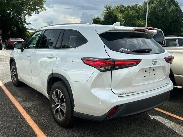 used 2022 Toyota Highlander car, priced at $33,750