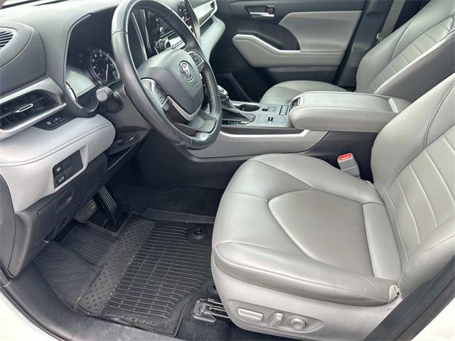 used 2022 Toyota Highlander car, priced at $33,000