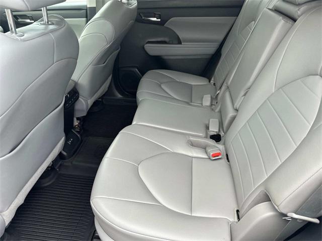 used 2022 Toyota Highlander car, priced at $33,000