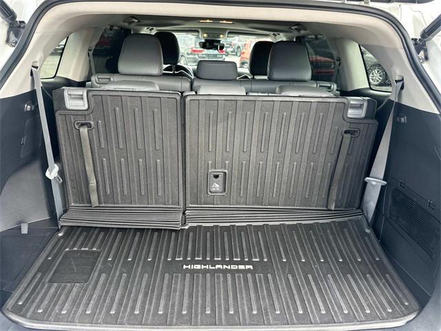 used 2022 Toyota Highlander car, priced at $33,000