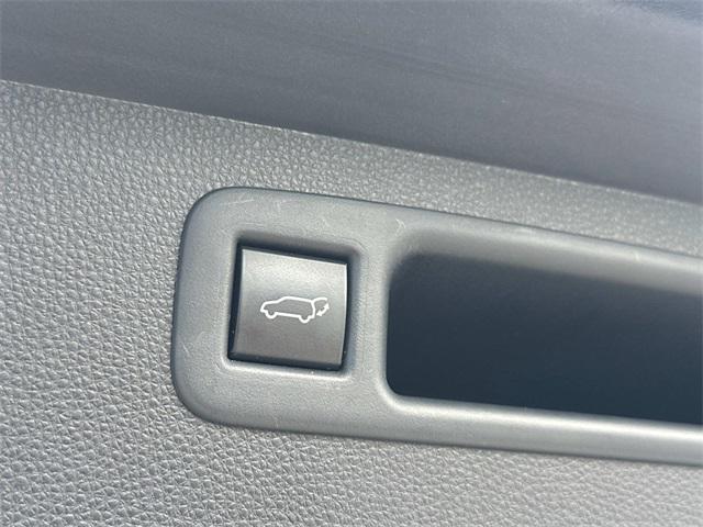 used 2022 Toyota Highlander car, priced at $33,000