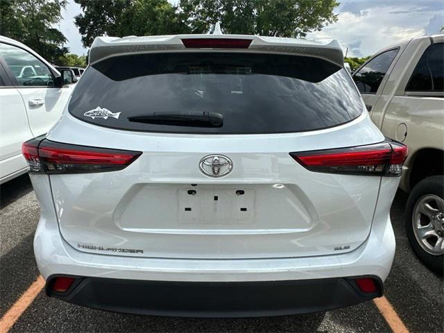 used 2022 Toyota Highlander car, priced at $33,750