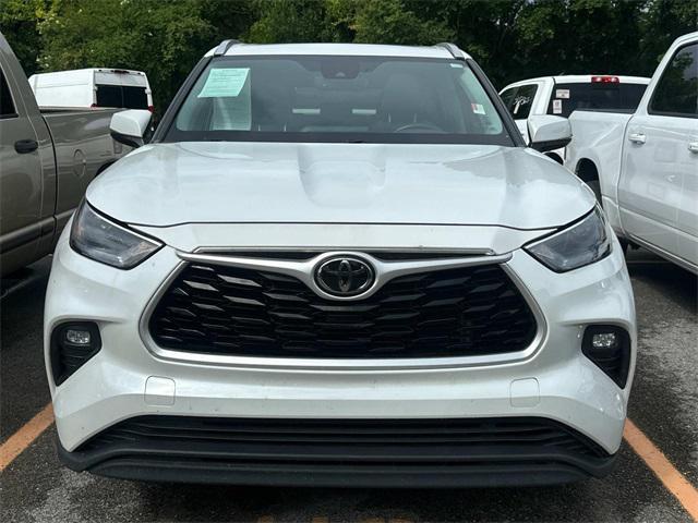 used 2022 Toyota Highlander car, priced at $33,750