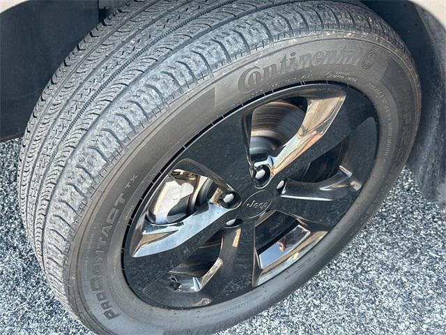 used 2021 Jeep Cherokee car, priced at $23,625