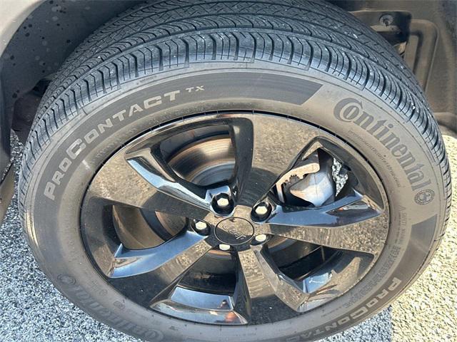 used 2021 Jeep Cherokee car, priced at $23,625