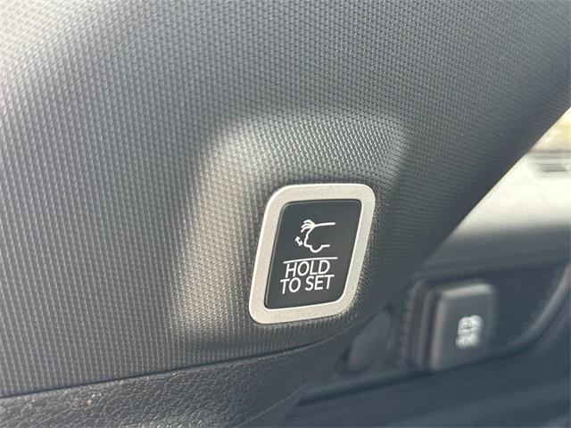 new 2025 Jeep Grand Cherokee car, priced at $44,600