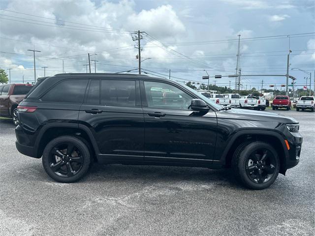 new 2025 Jeep Grand Cherokee car, priced at $44,600