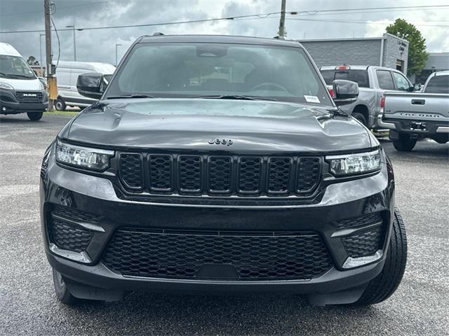 new 2025 Jeep Grand Cherokee car, priced at $44,600
