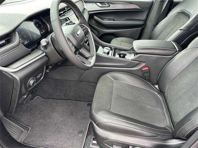 new 2025 Jeep Grand Cherokee car, priced at $44,600