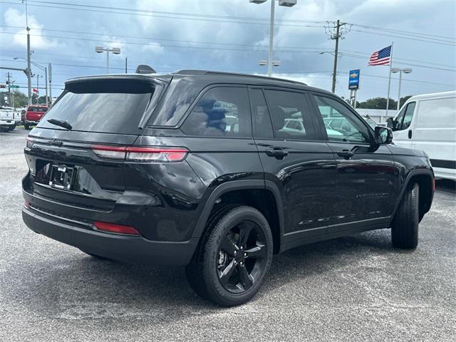 new 2025 Jeep Grand Cherokee car, priced at $44,600