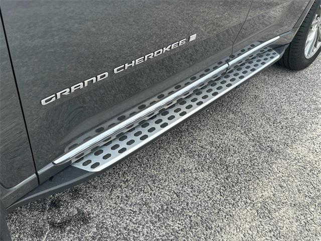 used 2022 Jeep Grand Cherokee car, priced at $45,880