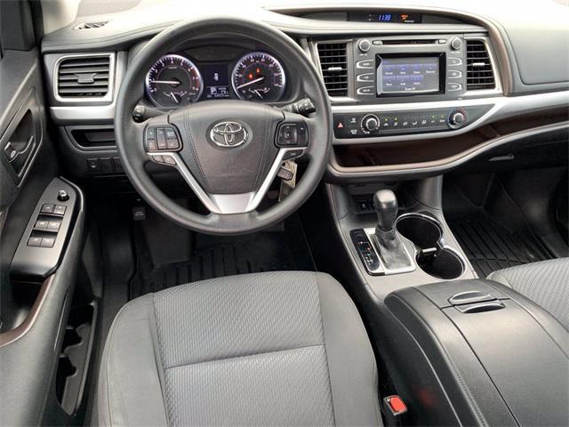 used 2016 Toyota Highlander car