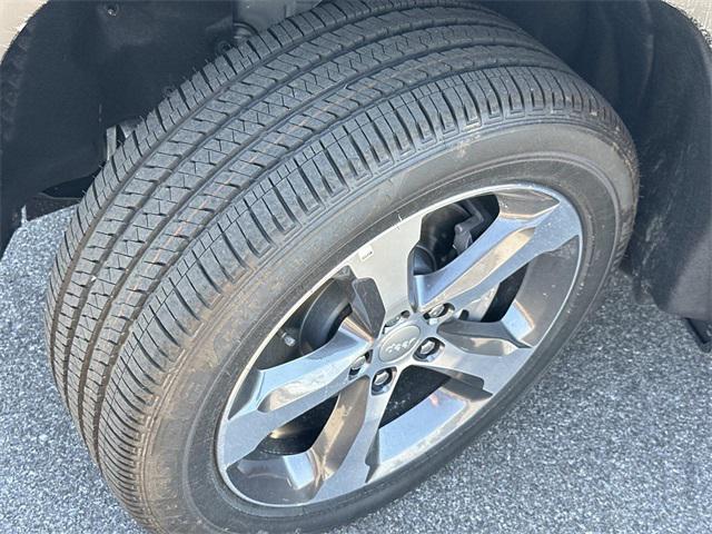 new 2025 Jeep Grand Cherokee L car, priced at $51,126