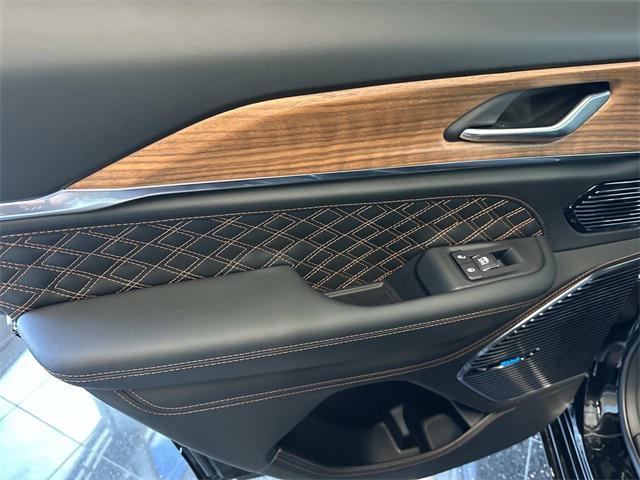 new 2025 Jeep Grand Cherokee car, priced at $63,611