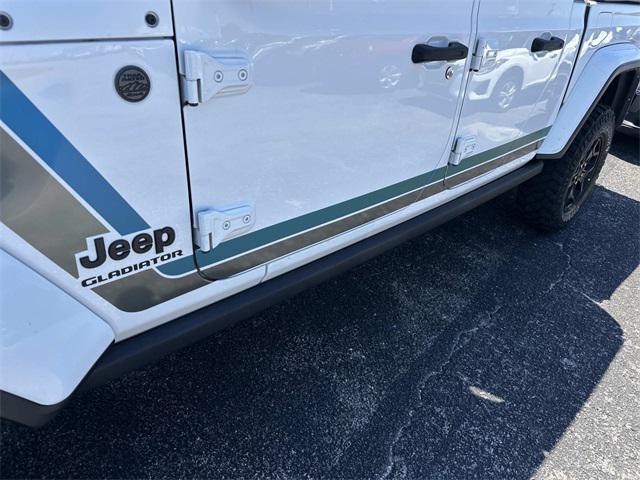 used 2022 Jeep Gladiator car, priced at $31,400
