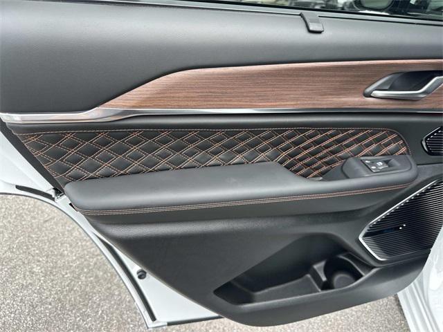 new 2025 Jeep Grand Cherokee L car, priced at $65,969