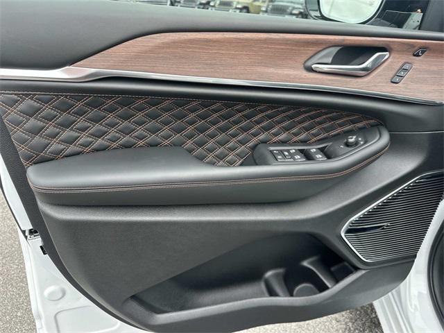 new 2025 Jeep Grand Cherokee L car, priced at $65,969